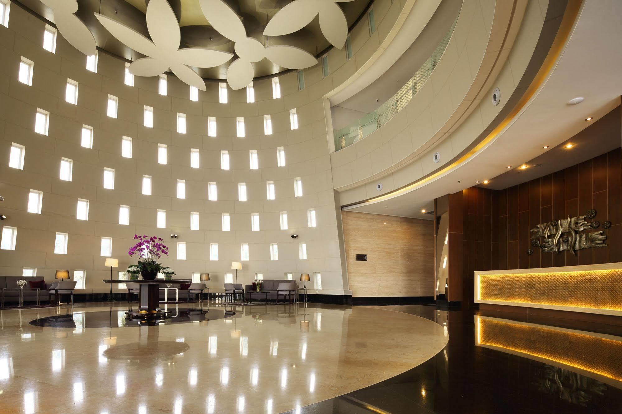 D'Primahotel Тангеранг Экстерьер фото