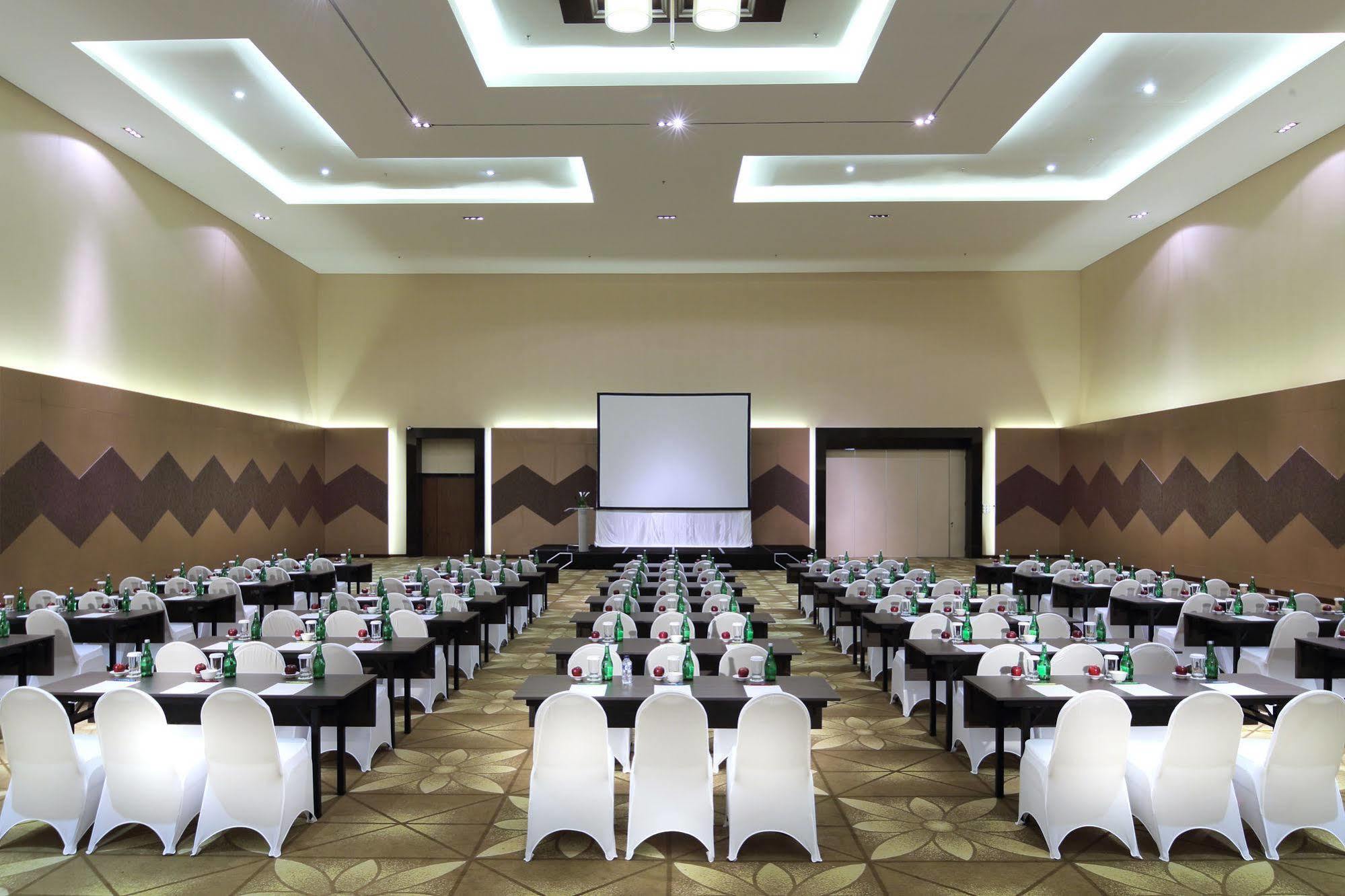 D'Primahotel Тангеранг Экстерьер фото